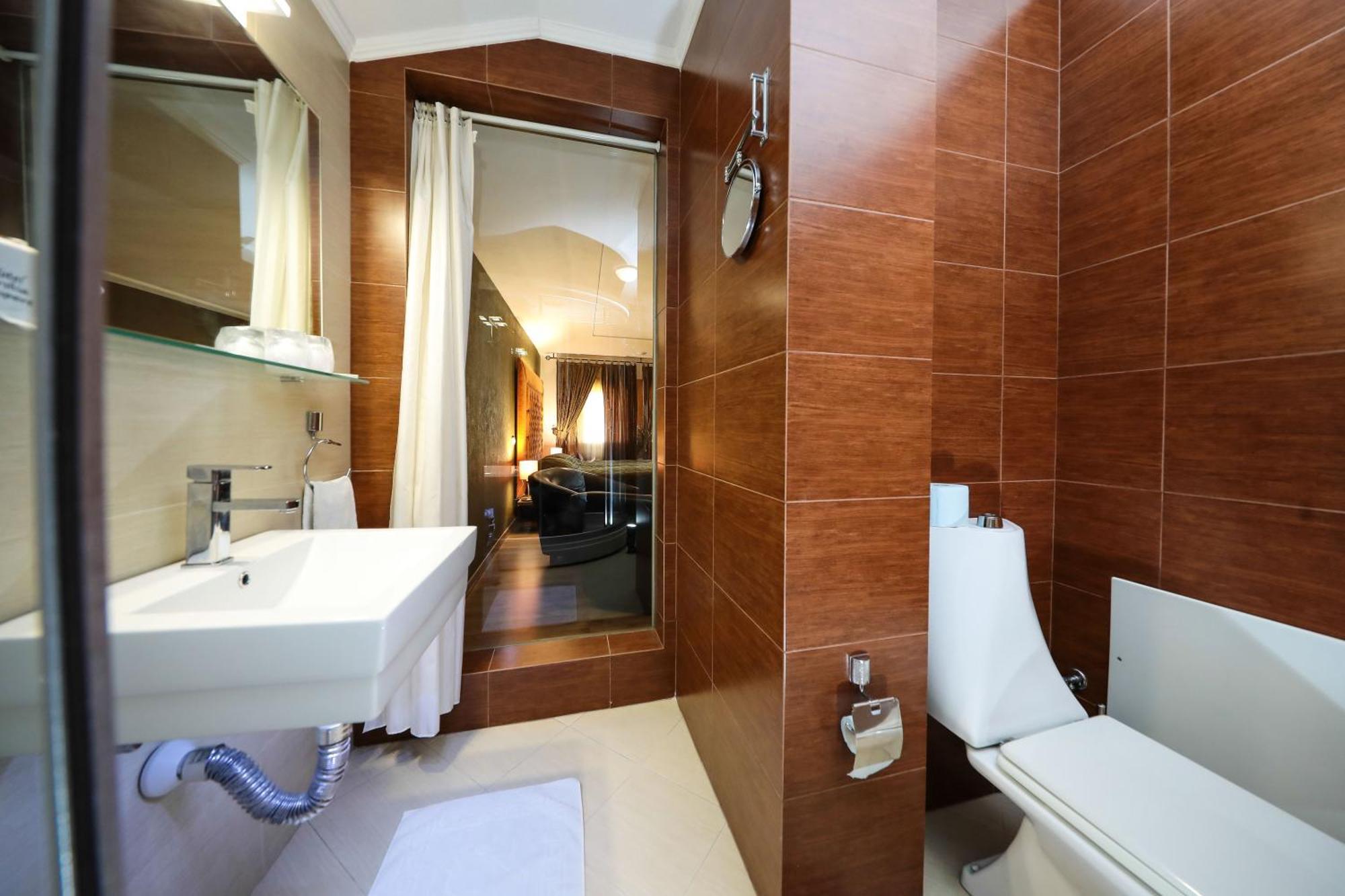 Hotel Carshia E Jupave Gjakova ภายนอก รูปภาพ