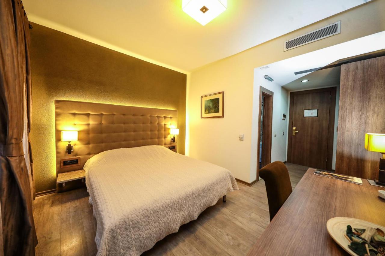 Hotel Carshia E Jupave Gjakova ภายนอก รูปภาพ